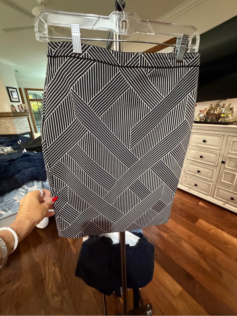 Ann Taylor Black and White Geometric Stripe Pencil Skirt